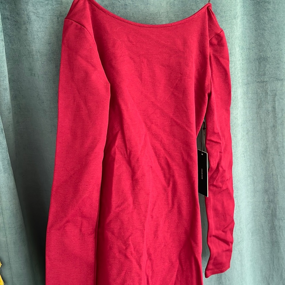 Lulus XS form fitting maroon long sleeve dress